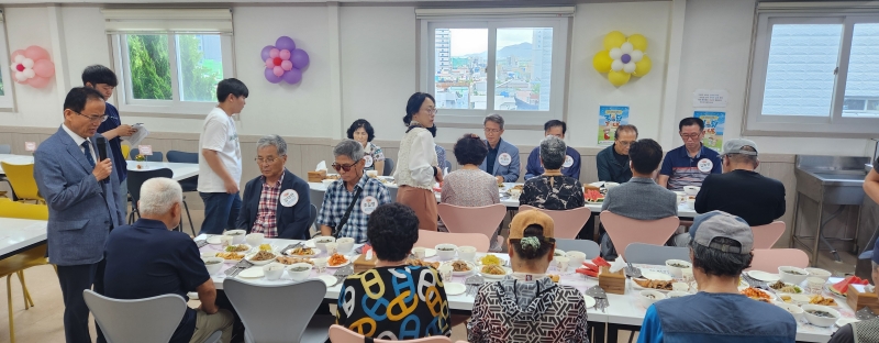 어르신 생신잔치.jpg
